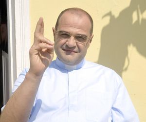 Co wiesz o Proboszczu z serialu Ranczo? Odpowiedz na 10 pytań w quizie!