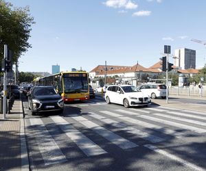 Paraliż w Warszawie po pożarze w metrze.