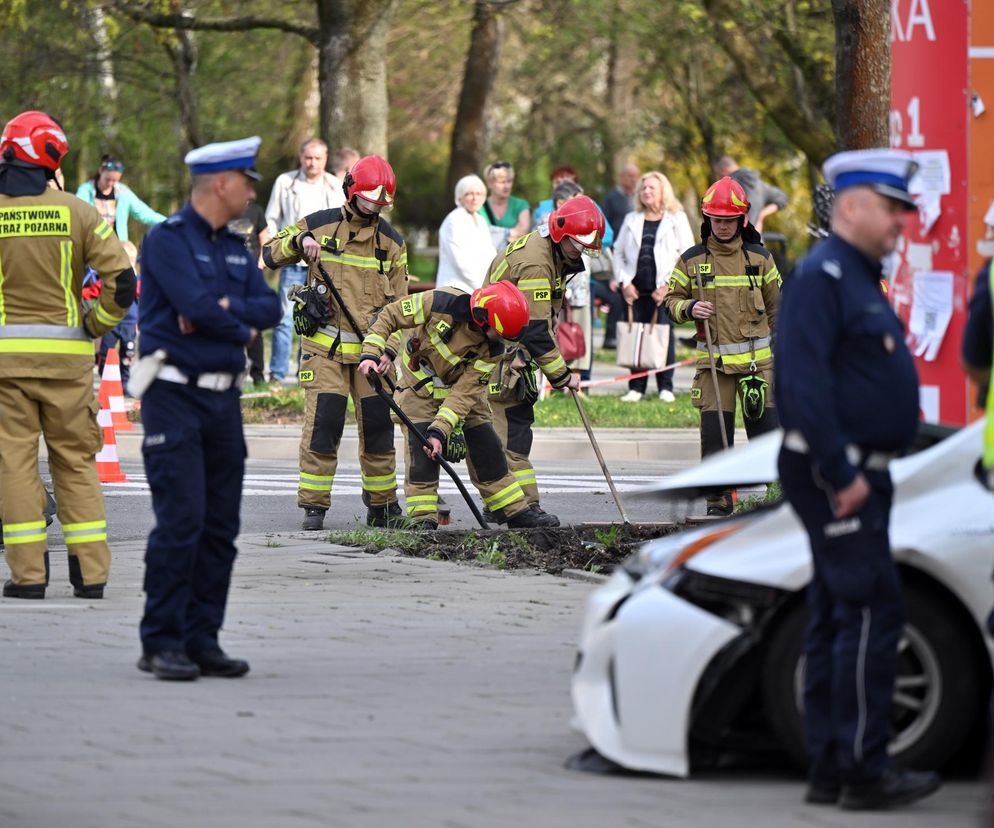 Pani Adrianna dziękuje strażakowi Bartkowi. Straszny wypadek