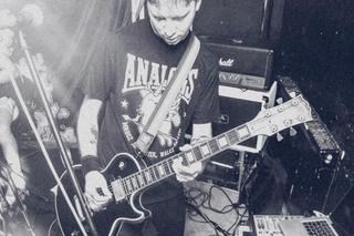 Skiba nie zaprosił syna na swój ślub, a teraz musi go oglądać w kobiecych ciuszkach. Tytus ubrał rajstopy i spódniczkę