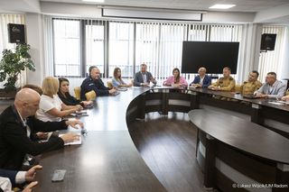 Zachowajmy spokój i szukajmy wiarygodnych informacji. To apel władz Radomia po zebraniu sztabu zarządzania kryysowego