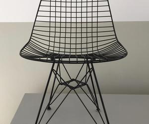 Wire chair