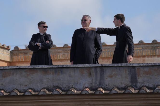 Z OSTATNIEJ CHWILI: Rozpoczęło się konklawe 2025 – kardynałowie złożyli przysięgę w Kaplicy Sykstyńskiej