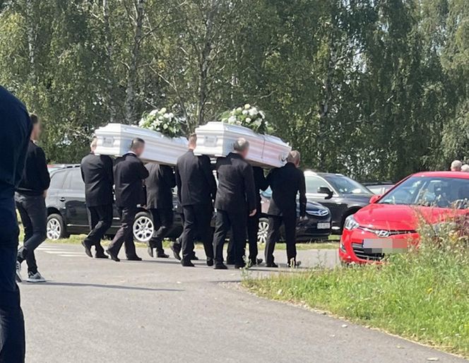 Pogrzeb rodzeństwa w Tuszowie Narodowym. Dominika i Grzegorz zginęli w wypadku. Trafili na pijanego kierowcę lawety