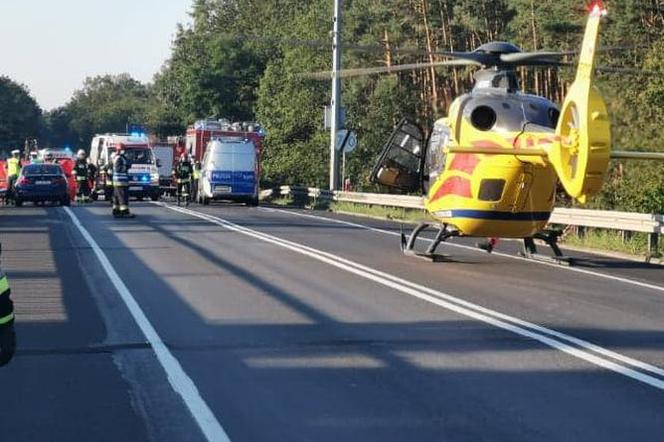 Bus spadł z wiaduktu! Nie żyją dwie osoby! Wypadek w Antoninie na DK nr 11