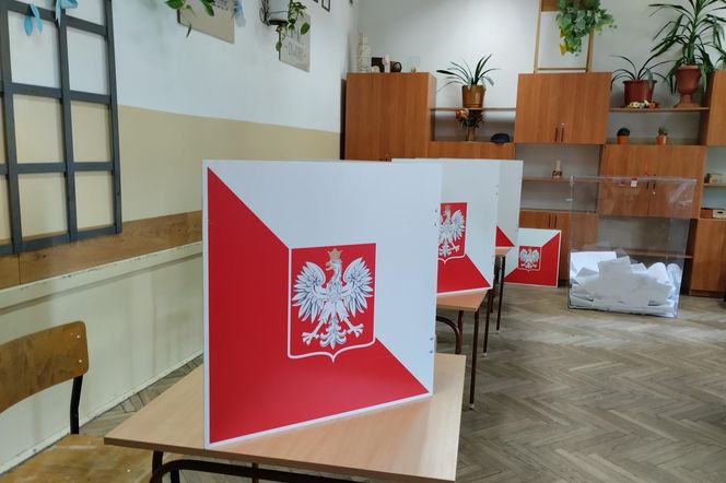 Zaskoczenie po wyborach w powiecie bełchatowskim. Sławomir Mentzen wyprzedził Rafała Trzaskowskiego 