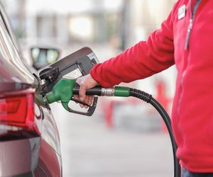 Paliwo znów kosztuje powyżej 6 zł za litr! Drożeje też autogaz