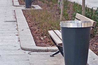 Kolekcjoner pokryw śmietnikowych w rękach policji. Zniszczył kilkadziesiąt kubłów w centrum Szczecina