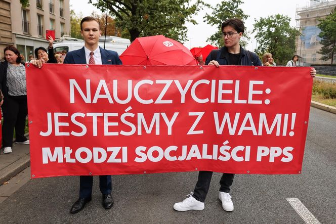 Protest ZNP przed Ministerstwem Edukacji