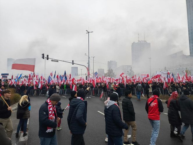 arsz Niepodległości 2025 na żywo. Relacja z Warszawy. "Chcę zobaczyć Polskę samodzielną i niezakompleksioną"