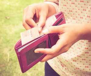 Urodziłeś się tego dnia? W marcu będziesz mieć wypchany portfel. Numerologia ześle na Ciebie bogactwo. Sprawdź, czy numerologia mówi o Tobie