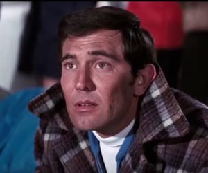 George Lazenby jako James Bond