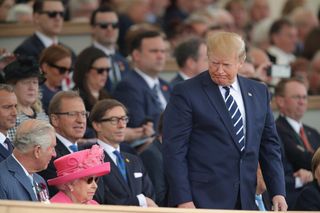 Trump u królowej był królem gaf! Teraz się poprawi?