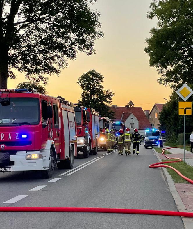 Dźwierzuty. Awaria zbiornika z gazem na stacji paliw. Ewakuowano 19 mieszkańców [FOTO]