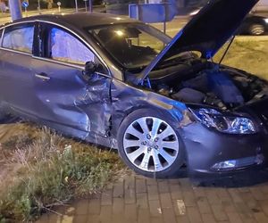 Wypadek na skrzyżowaniu ul. Dąbrowskiego i Konarskiego w Tarnowie. 5 osób trafiło do szpitala