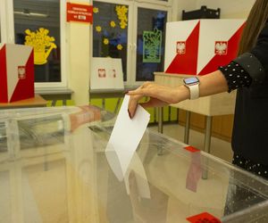 Wybory Prezydenckie 2025. Tak głosował „warszawski obwarzanek”. Kto wygrał pod Warszawą?
