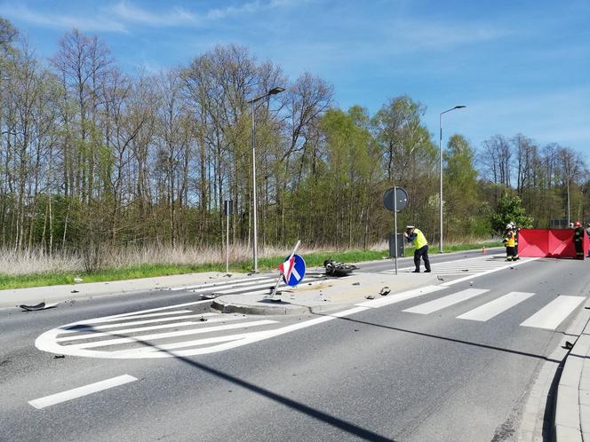 Wypadek w Nowych Żukowicach. Motocyklista ciężko ranny po zderzeniu z samochodem