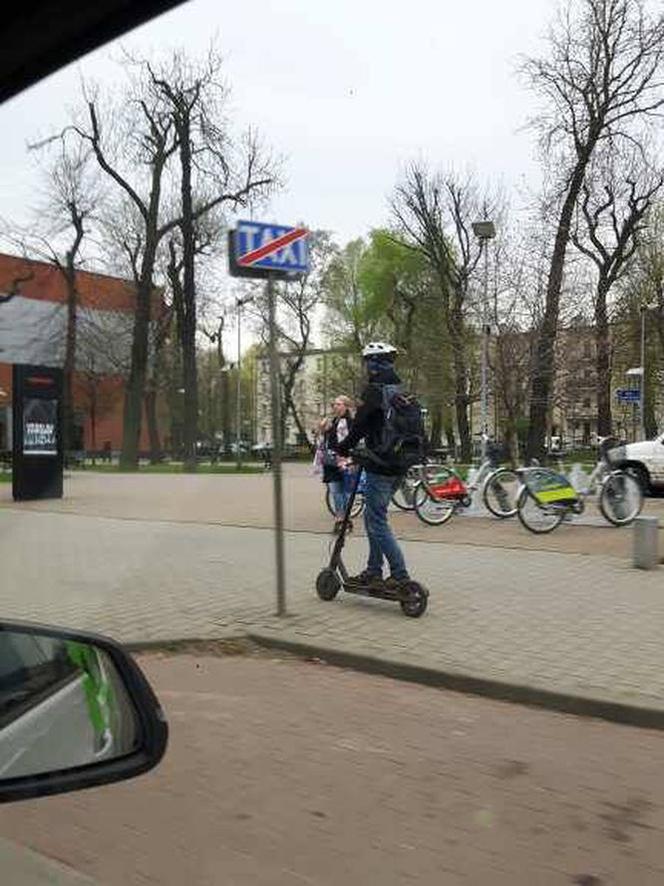 Tramwaj i hulajnoga wygrały wyścig po Katowicach! Samochód i tramwaj daleko w tyle [ZDJĘCIA]