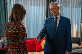 Barwy szczęścia odcinek 3119. Henryk Kępski (Zbigniew Suszyński), Madzia (Natalia Sierzputkowska) 