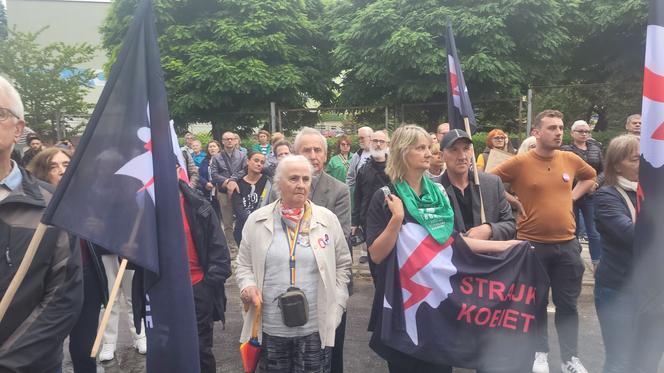 Protesty "Ani Jednej Więcej!" w całej Polsce. Kobiety wyszły na ulice po śmierci Doroty