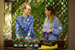 Barwy szczęścia, odc. 2164. Agata (Natalia Zambrzycka), Mirka (Magdalena Dwurzyńska)