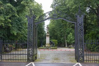 Grób Jana Kulczyka 10 lat od jego śmierci 