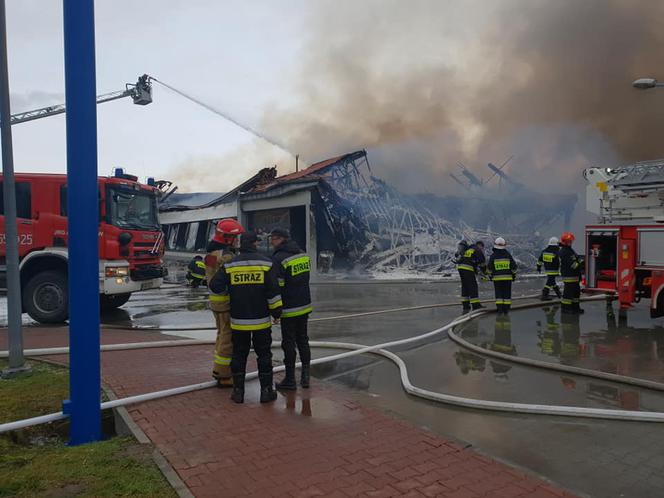 Wadowice: Pożar sklepu Lidl. Zawalił sie dach budynku!