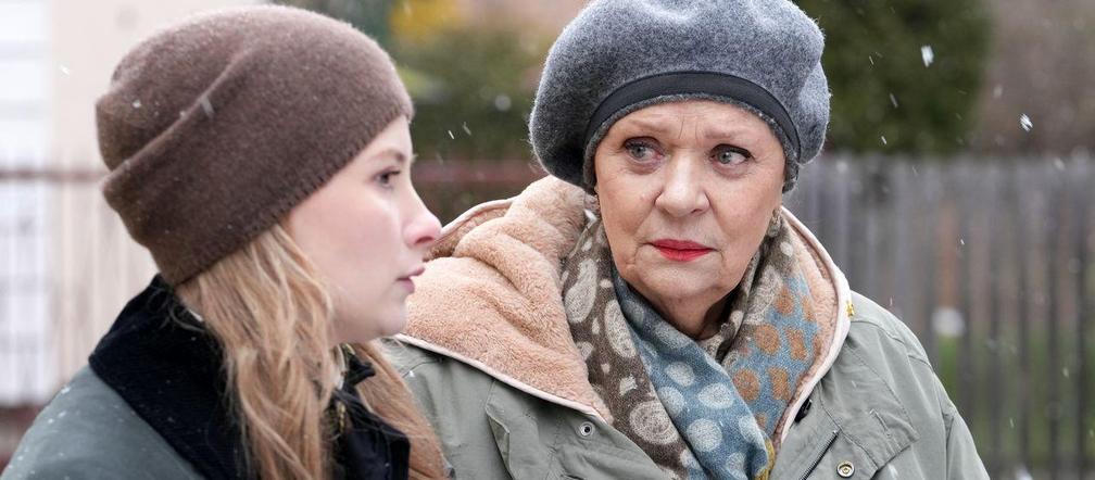 	Barwy szczęścia, odcinek 3019. Sofia (Valeri Guliaieva), Józefina Rawicz (Elżbieta Jarosik)