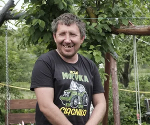 Rolnicy. Podlasie. Urocza inwestycja w Plutyczach. Andrzej przyciągnie tym kobiety?