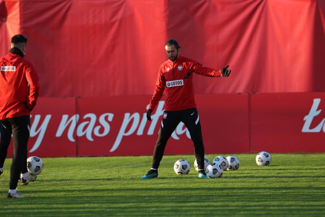 Pierwszy trening Reprezentacji Polski przed trójmeczem el. mistrzostw świata. Trener Sousa już układa klocki