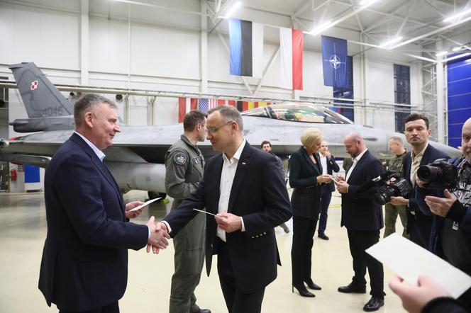 Andrzej Duda w Bazie Lotniczej w Amari