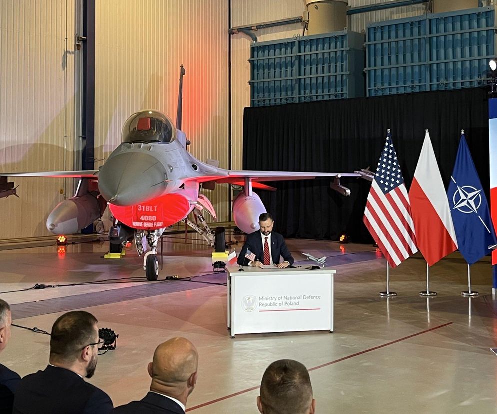 Umowa na modernizację F-16 podpisana. Kosiniak-Kamysz: To wielki kontrakt dla WZL nr 2