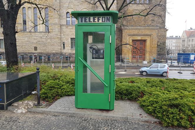 Zielona budka telefoniczna przybliży wam wydarzenia Czerwca'56!