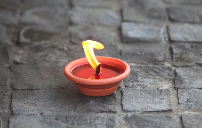 Jak udekorować grób na Wszytskich Świętych