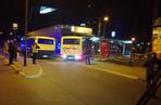 Kraków: Poranna kolizja dwóch autobusów linii 137 na pętli Krowodrza Górka. Uszkodzona została sieć trakcyjna [ZDJĘCIA]