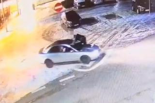 Sobolew: pijany 20-latek wiózł pasażera na dachu samochodu!