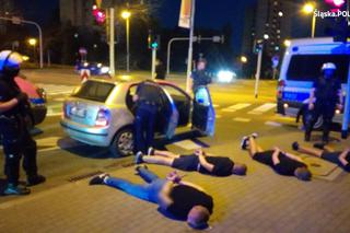 Katowice: pseudokibice zatrzymani za potrącenie samochodem policjantów [ZDJĘCIA, WIDEO]