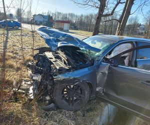 Zderzenie autobusu z autem osobowym w Rzepinku