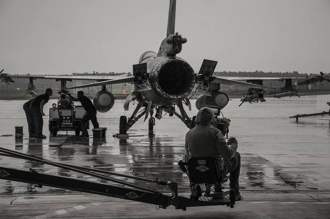 F16 w bazie w Łasku