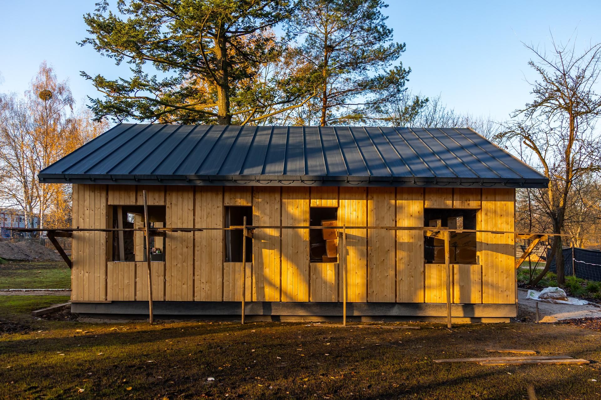 Odbudowa domków fińskich na Polu Mokotowskim