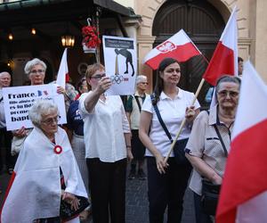 Rodzice Andrzeja Dudy na proteście