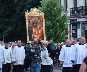 76. rocznica Cudu Lubelskiego. Procesja różańcowa w centrum Lublina