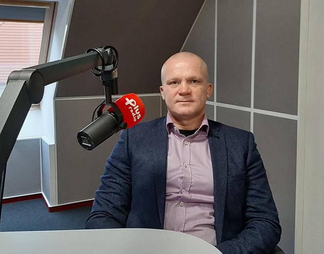 Bezpieczne podróżowanie i analiza informacji 