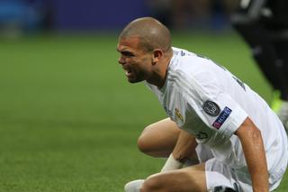 Bayern - Real. Pepe złamał żebra! Królewscy zostają bez obrońców! Raj dla Lewandowskiego? 