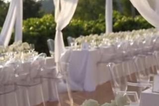 Takie stoły czekały na gości ślubu Roxie i Kevina. Ten widok aż dech zapiera!