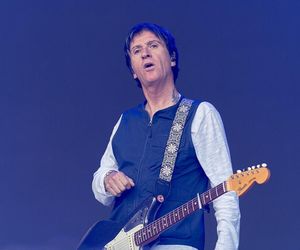 Johnny Marr (The Smiths) stracił gitary. Instrumenty się zgubiły. Muzyk kontra firma kurierska
