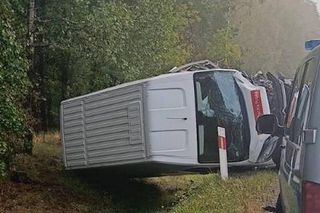 Trzy auta rozbite, jedna osoba w szpitalu! Droga krajowa zablokowana po wypadku