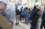 Kibice Chelsea i Real Betis zdewastowali rynek we Wrocławiu