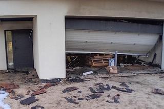 Ogień strawił nowiutki dom, lada chwila rodzina miała w nim zamieszkać. Teraz nie ma dokąd pójść