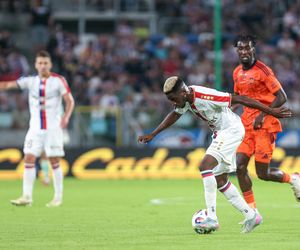 Górnik Zabrze - Termalica Nieciecza. Niesamowita atmosfera na Arenie Zabrze! Kibice Górnika dopingują swoją drużynę